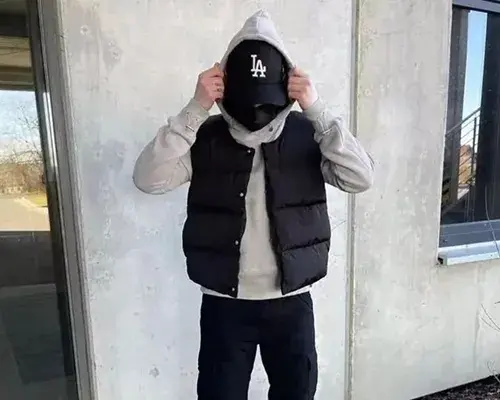 Men’s sweatshirts and sleeveless puffer jackets at affordable prices