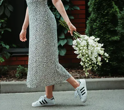 robe longues avec des adidas superstar