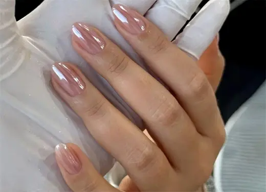 Mimoir-effect nail varnish