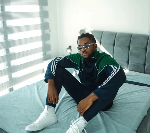 An urban look with an adidas men’s tracksuit