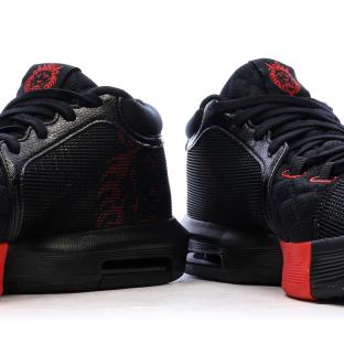 Chaussures de basketball Noires/Rouges Homme Nike Lebron vue 7