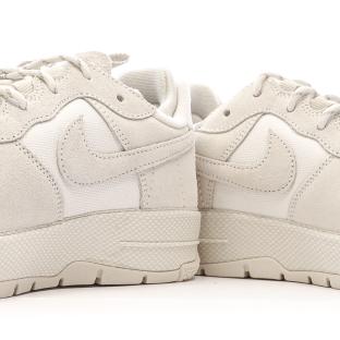 Baskets Beiges/Blanches Femme Nike Air Force 1 Wild vue 0