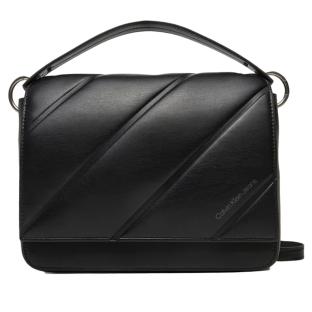 Sac Bandoulière Noir Femme Calvin Klein Jeans Quilted Boxy Flap pas cher