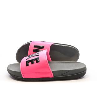 Claquettes Gris/Rose fluo Femme Nike Nike Offcourt Slide pas cher