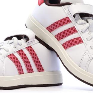 Baskets Blanches/Rouges Fille Adidas Grand Court Minnie vue 0