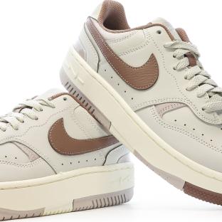 Baskets Gris/Bodeaux Femme Nike Gamma Force vue 0