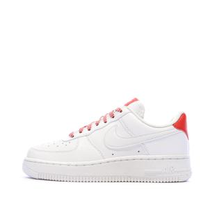 Baskets Blanches/Rouge Mixte Nike Air Force 1 07 pas cher