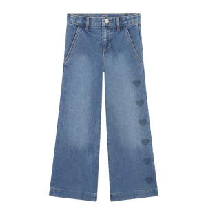 Vaqueros azules acampanados con estampado de corazones para niña Billieblush U20450 ver 0