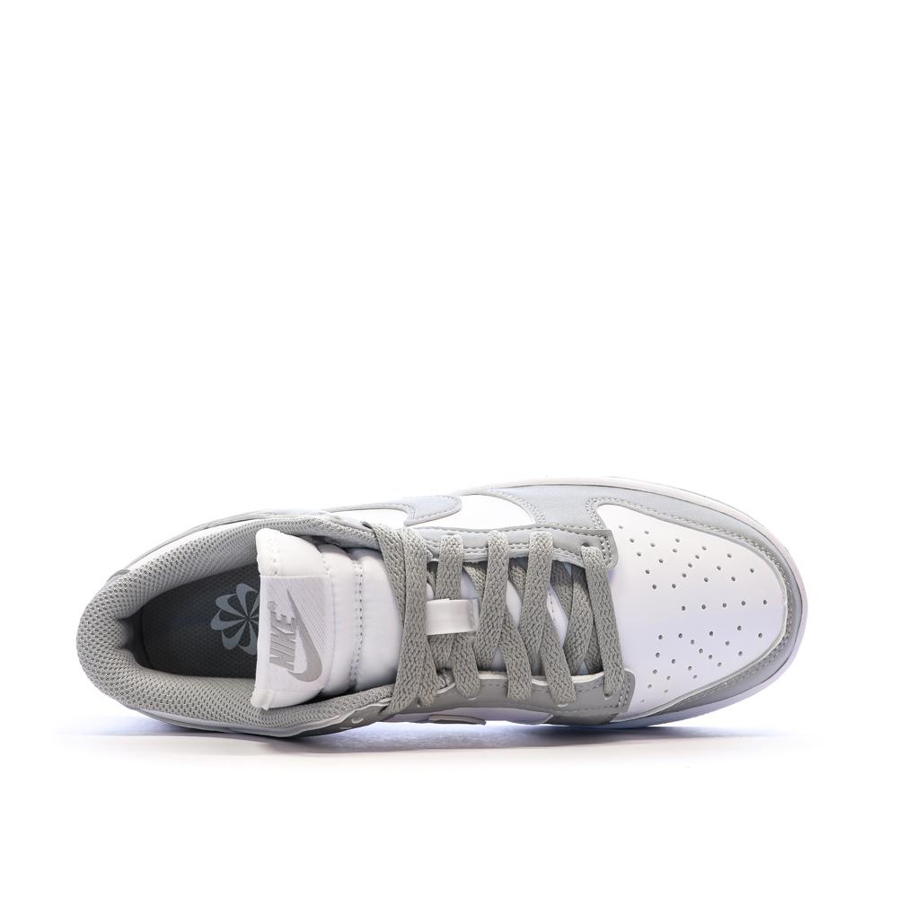 Dunk Low Baskets Blanches/Grises Femme Nike vue 4