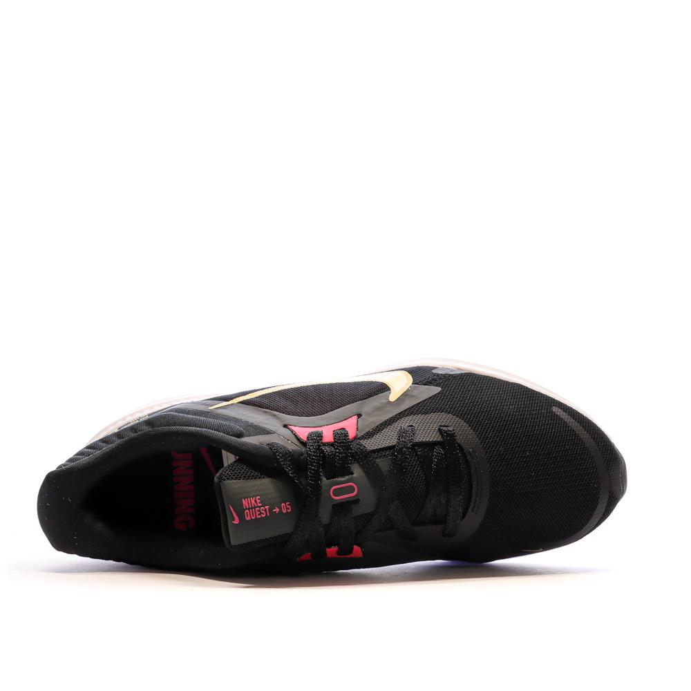 pb photoChaussures de Running Noir/Rose Femme Nike Quest 5 vue 4
