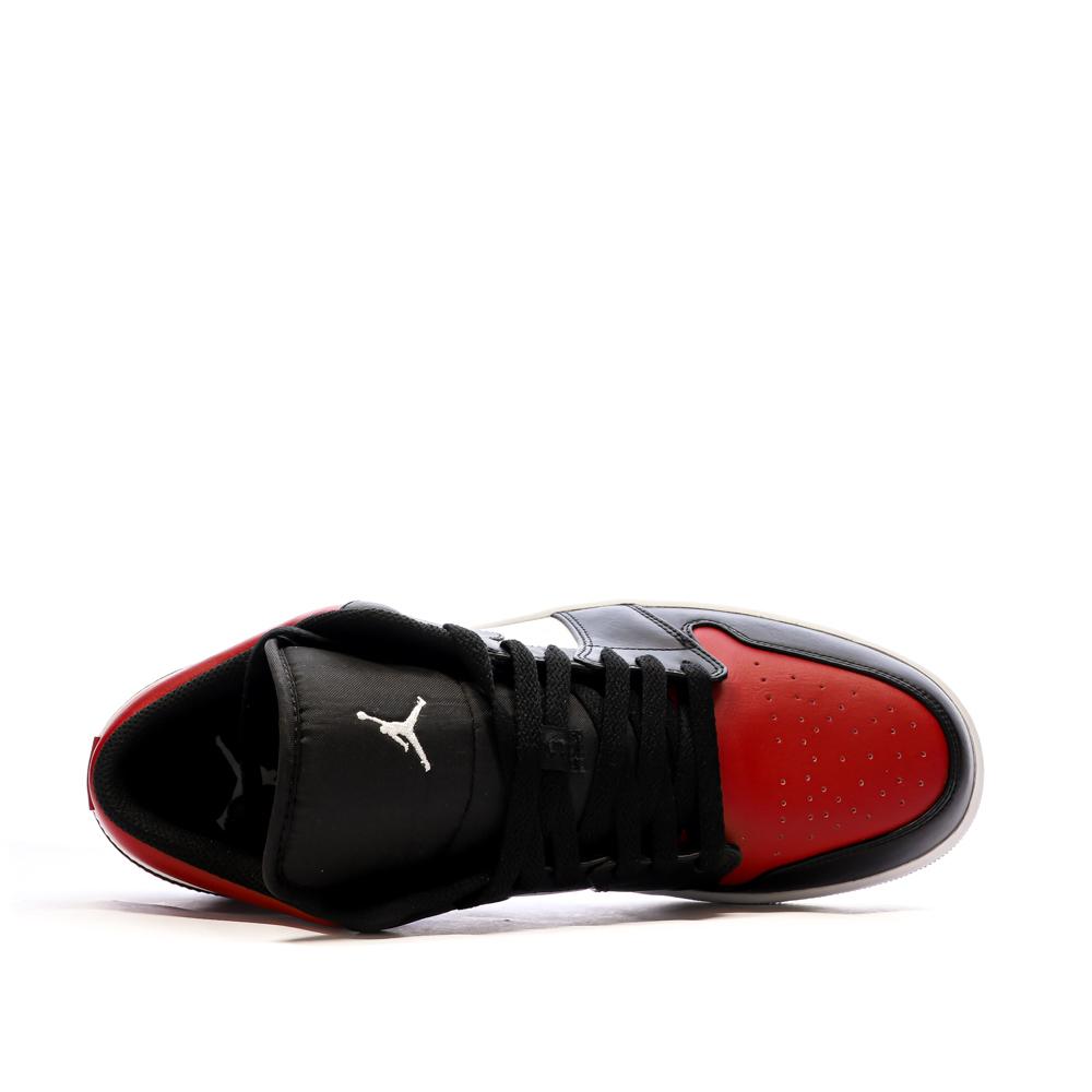 Baskets Noir/Rouge Homme Nike Air Jordan 1 Low vue 4