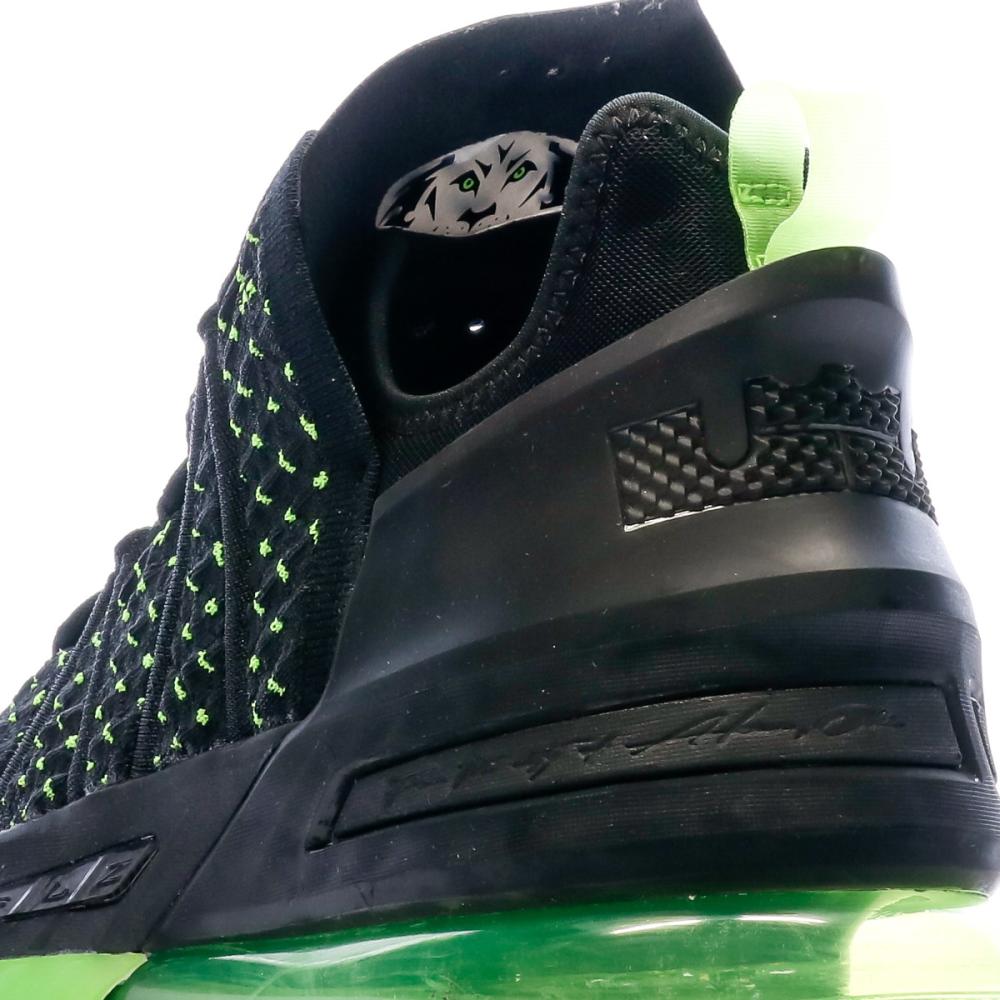 Chaussures de basketball Noir Homme Nike Lebron vue 7