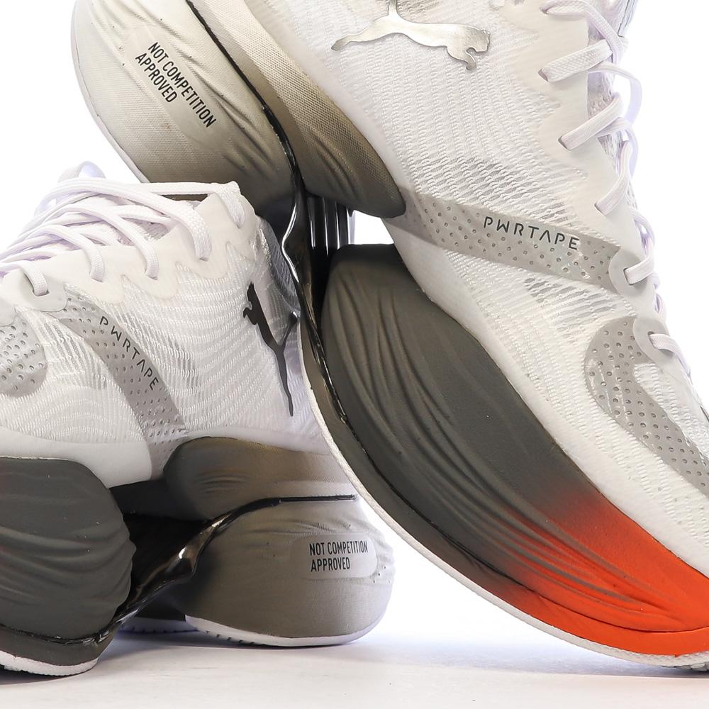 Chaussures de Running Blanches Mixte Puma Fastroid Nitro vue 7