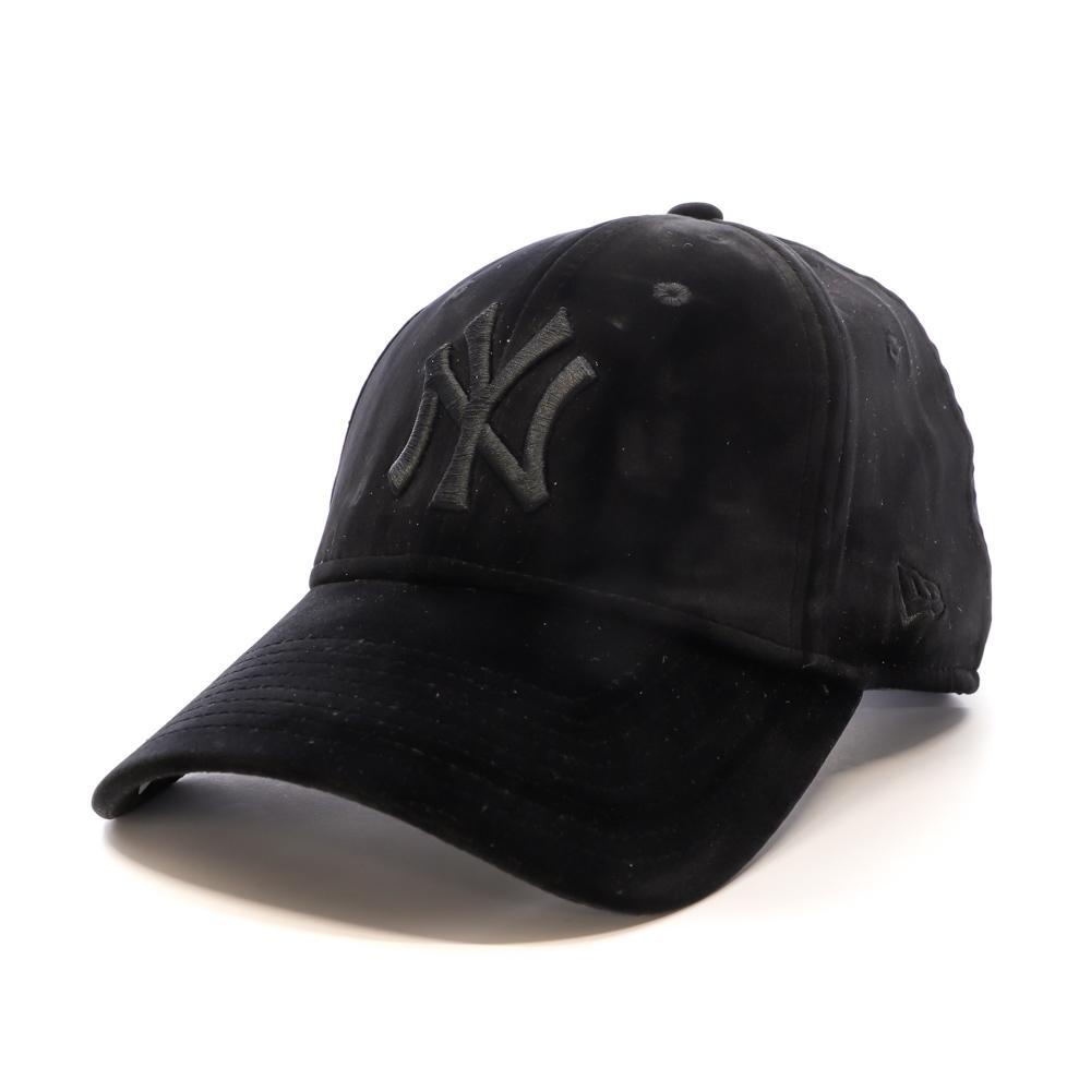 Casquette en velours Noir Femme New Era Velour 9forty Neyyan pas cher