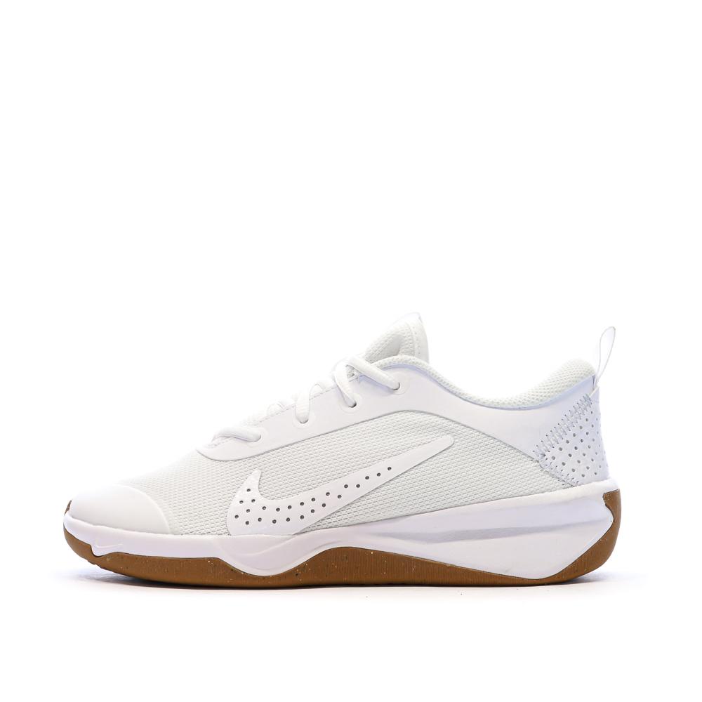 Baskets Blanches Fille Nike Omni pas cher