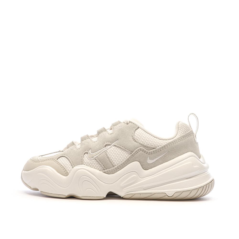 Baskets Blanches/Grise Femme Nike Hera pas cher
