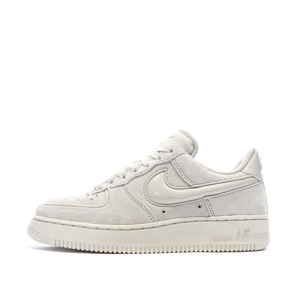 Baskets Beige Mixte Nike Air Force 1 '07 Trend pas cher