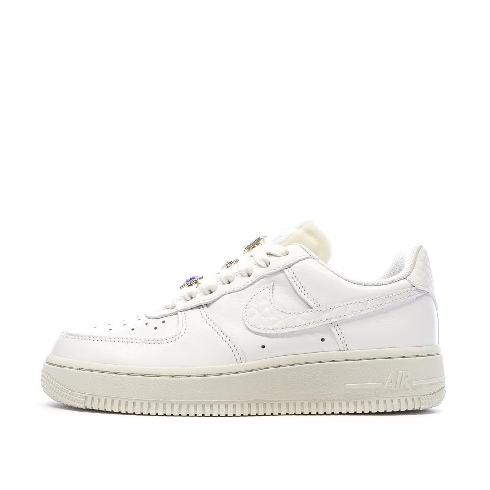 Baskets Blanches Femme Nike Air Force 1 Low pas cher