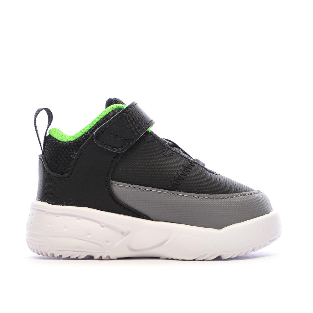 Baskets Noir/Vert Garçon Nike Jordan Max Aura 3 vue 2