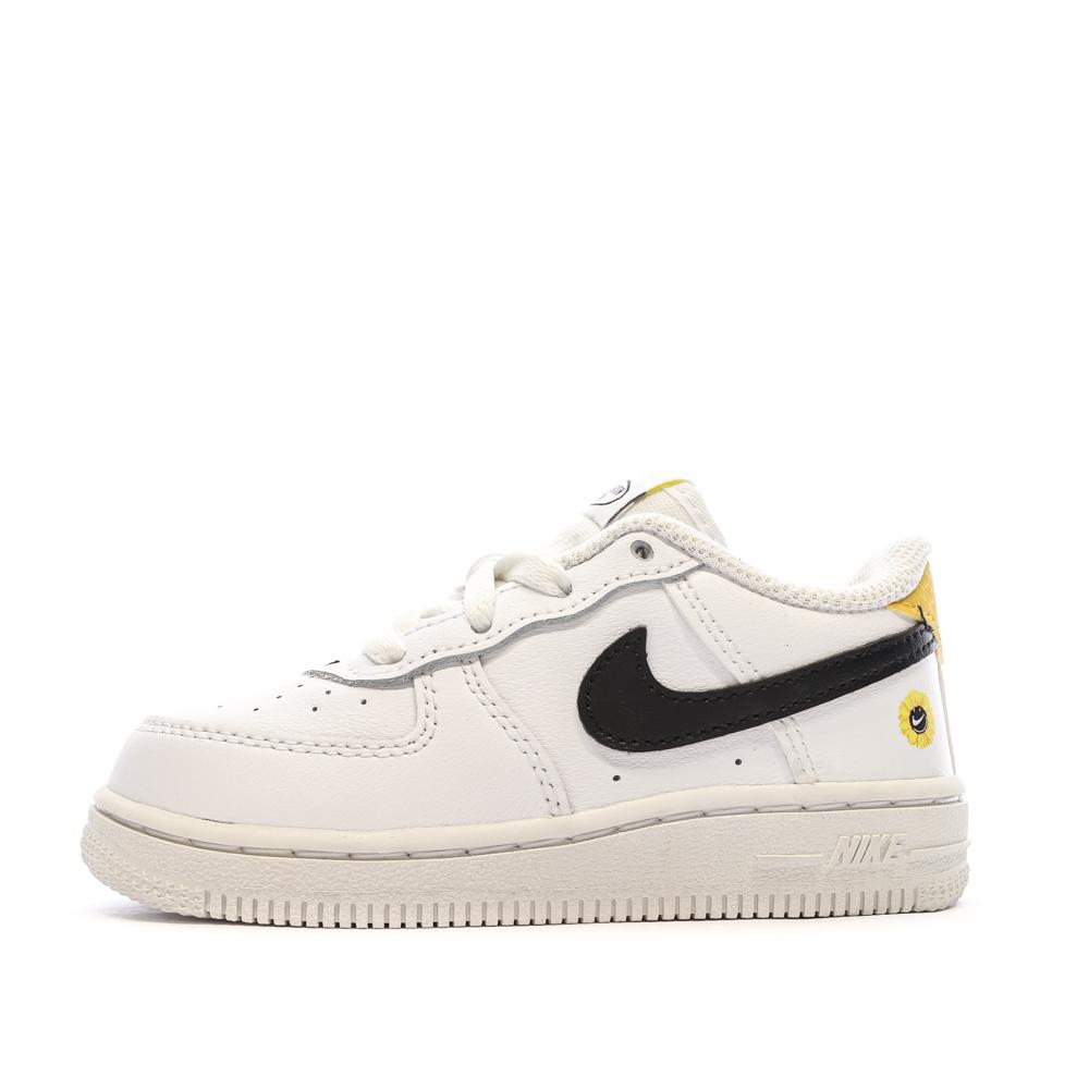 Baskets Blanche/Jaune Fille Nike Force 1 Lv8 pas cher