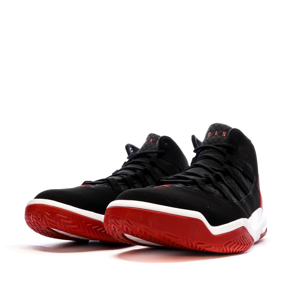 Chaussures de Basketball Noir/Rouge Homme Nike Jordan Max Aura vue 6