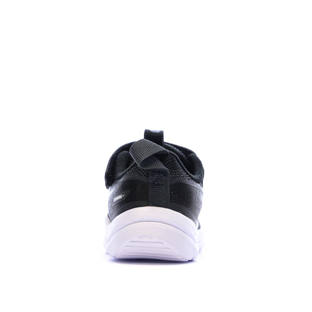 Baskets Noir Garçon Nike Cosmic Runner 2026 vue 3