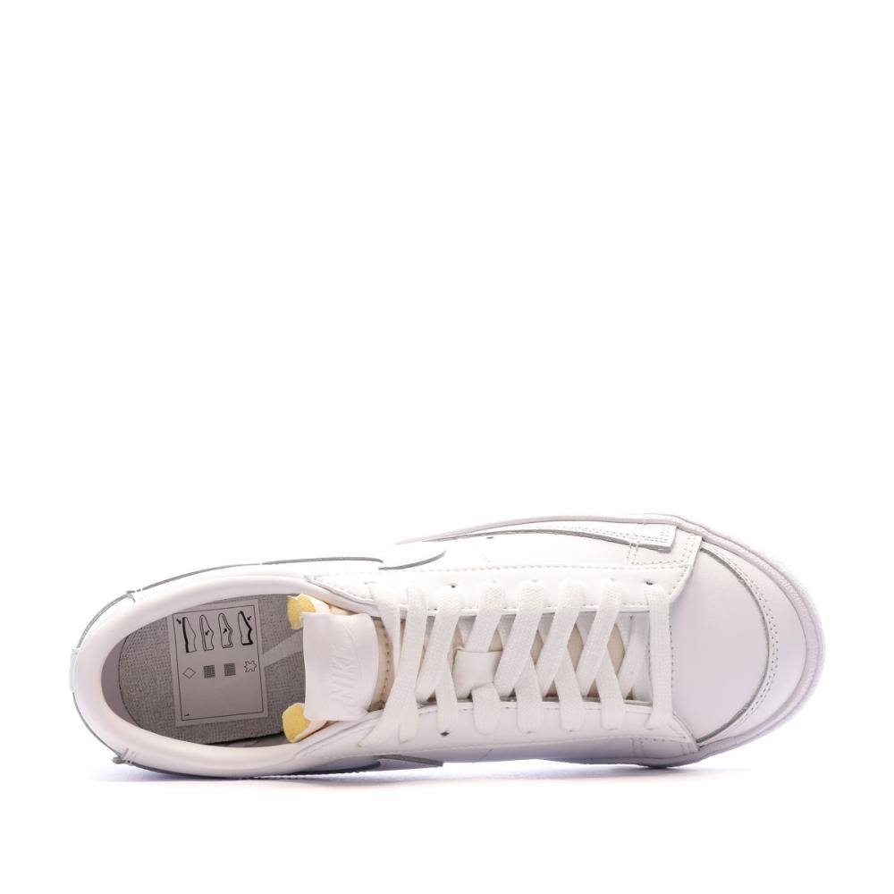 Baskets Blanches Femme Nike Blazer Low 77 vue 4