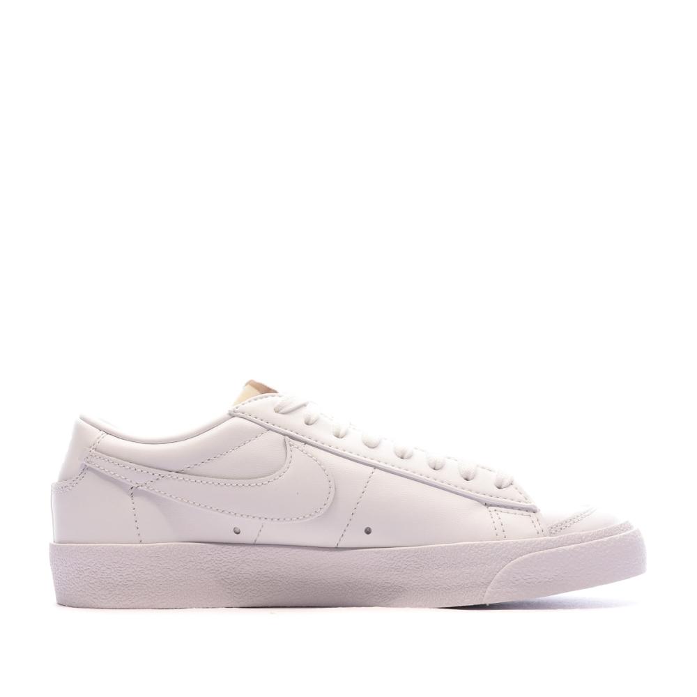 Baskets Blanches Femme Nike Blazer Low 77 vue 2