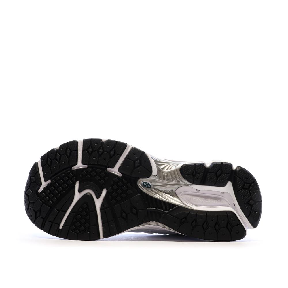 2002 Baskets Grises Clair Femme New Balance vue 5