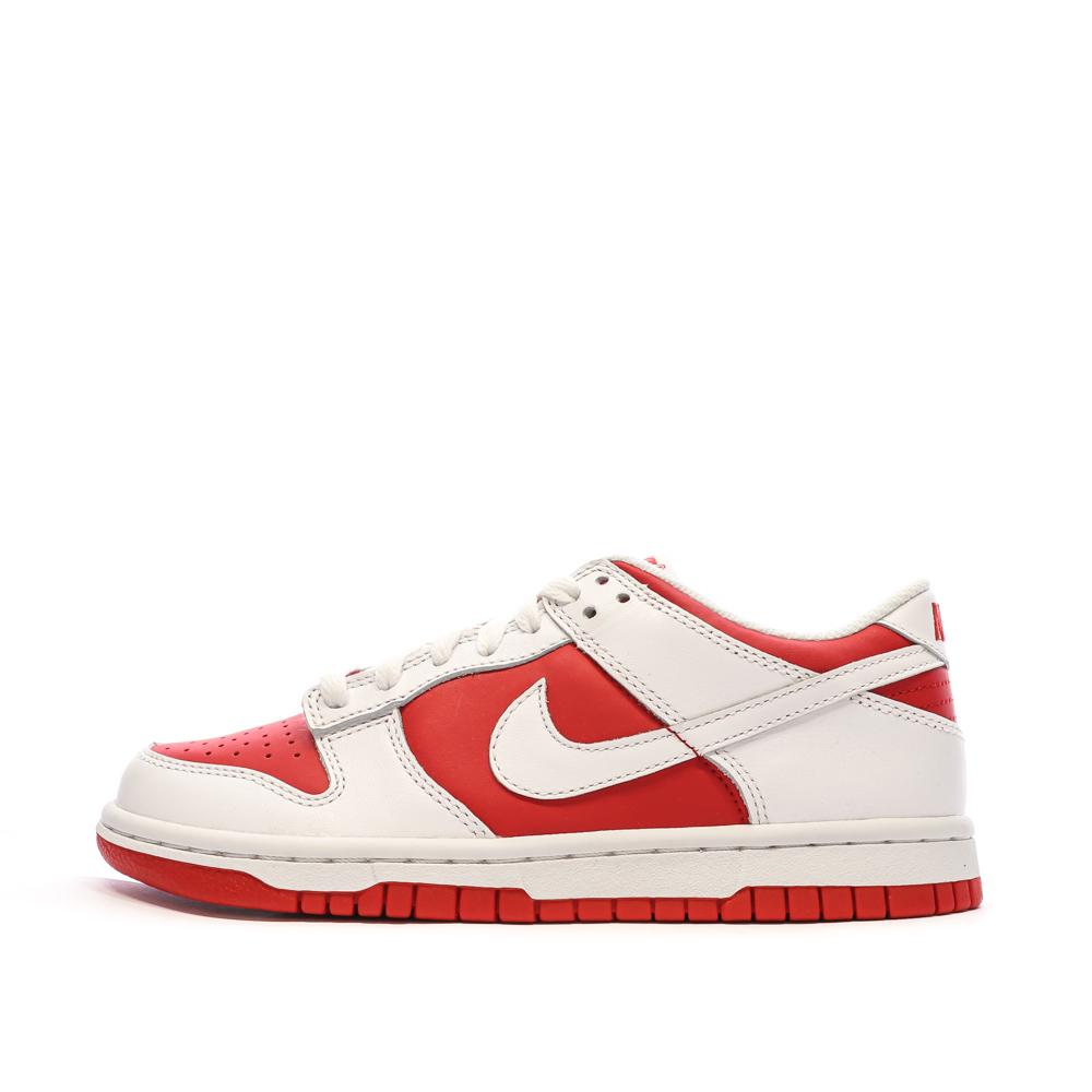 Baskets Blanches/Rouges Garçon Nike Dunk Low pas cher