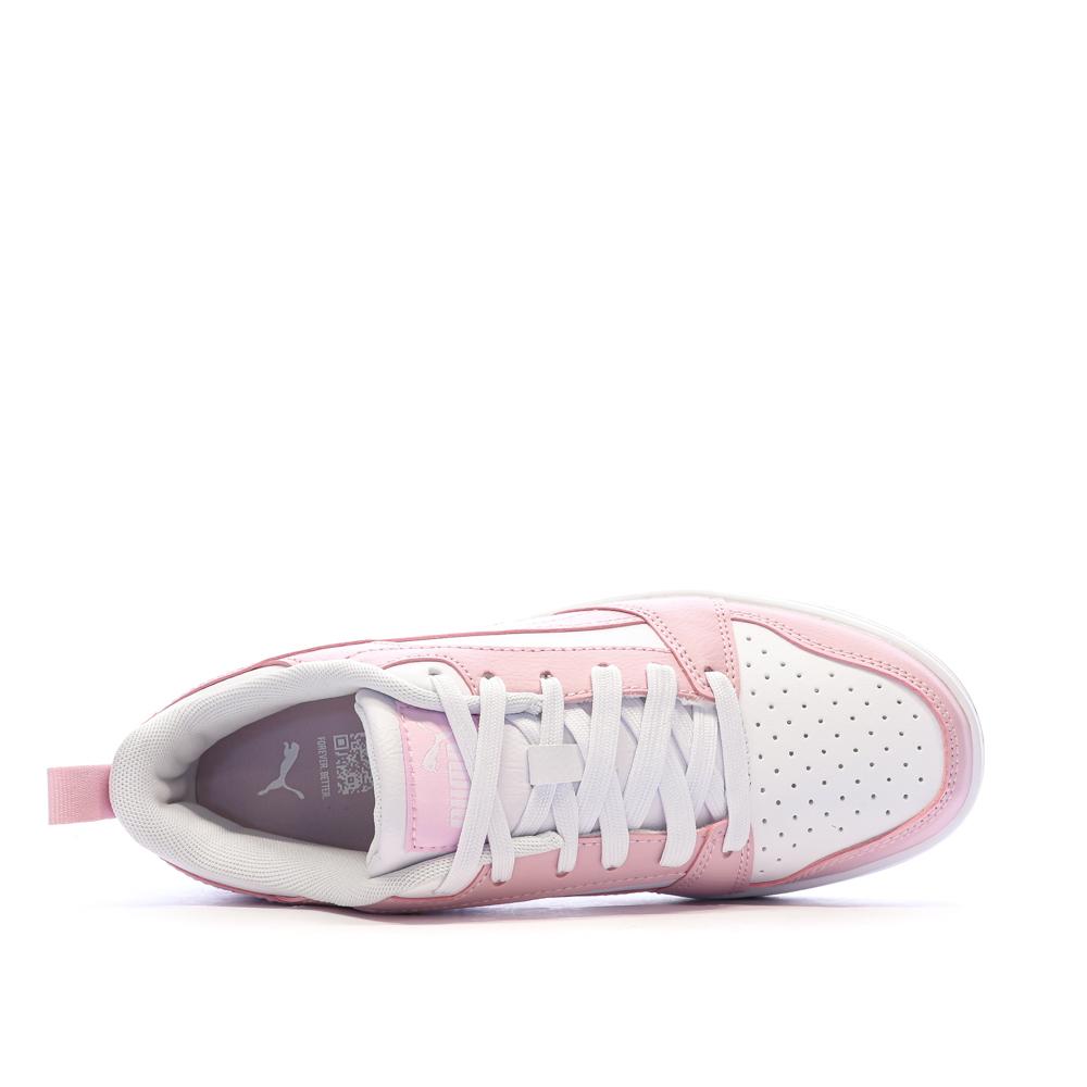 Puma Rebound V6 Low Sneaker für Damen in Weiß/Pastellrosa Ansicht 4