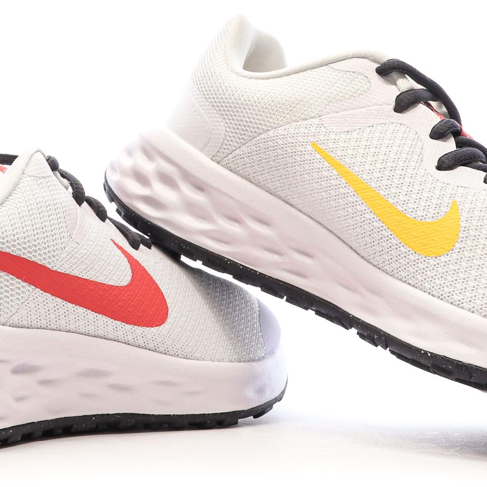 Chaussures de Running Blanches/Oranges Femme Nike Revolution 6 vue 7