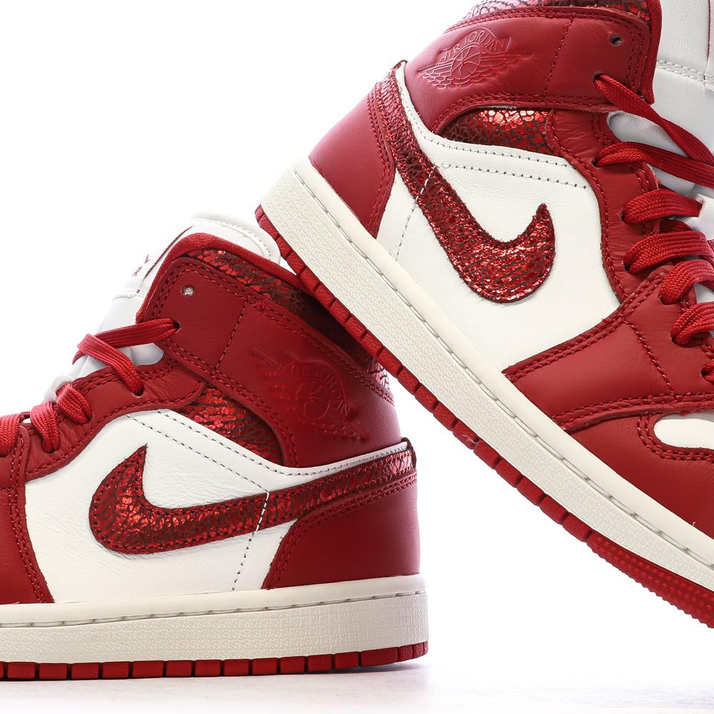 Nike Women's Air Force One Baskets Red/White Photo of the Espace des Marques %store% store - view of %key%