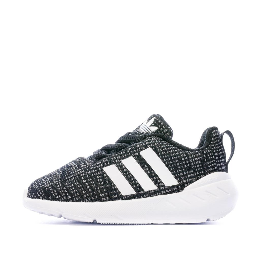 Baskets Noir/Blanc Garçon Adidas Swift Run 22 pas cher