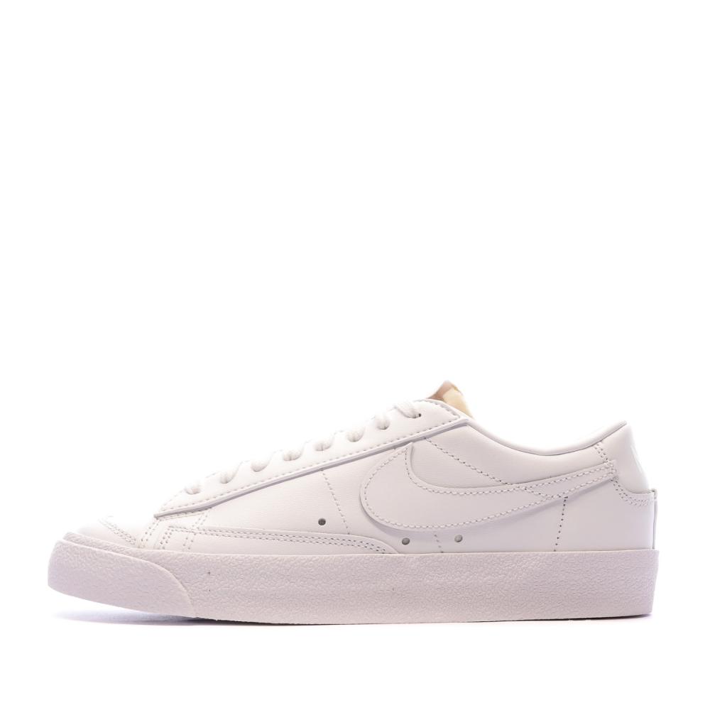 Baskets Blanches Femme Nike Blazer Low 77 pas cher