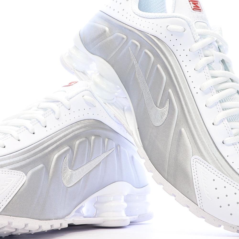 Baskets Blanches Homme Nike Shox R4 vue 7