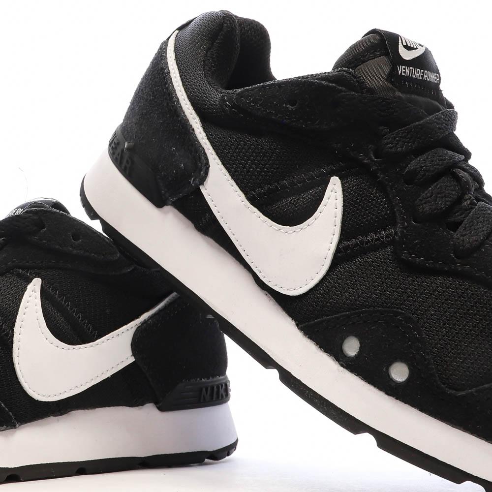 Baskets Noires Femme Nike Venture vue 7