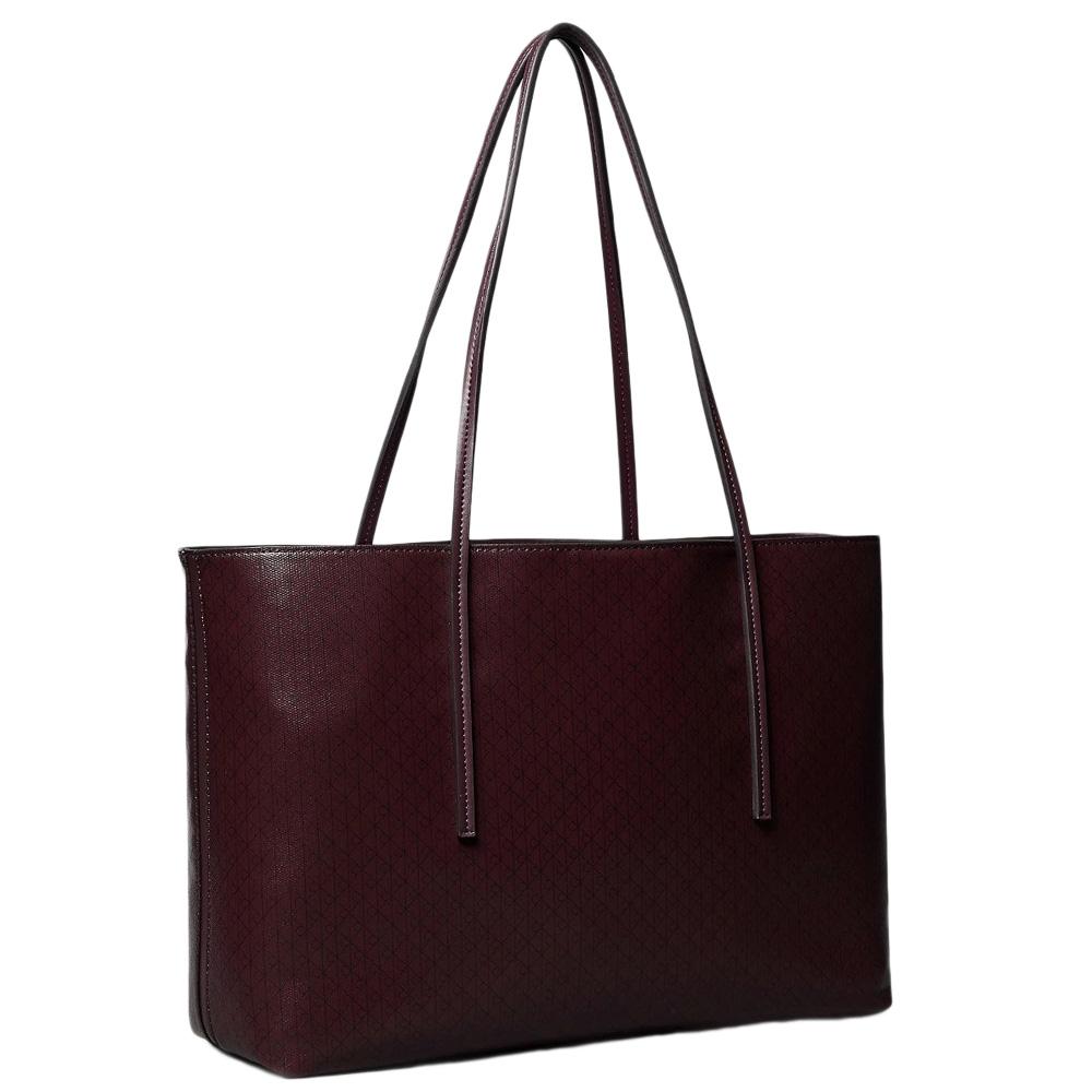 Sac Cabas Bordeaux Femme Calvin Klein Jeans Emblem Aop Tote vue 2