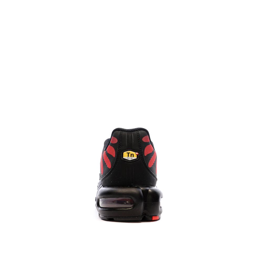 Baskets Noires/Rouges Homme Nike Air Max Plus vue 3