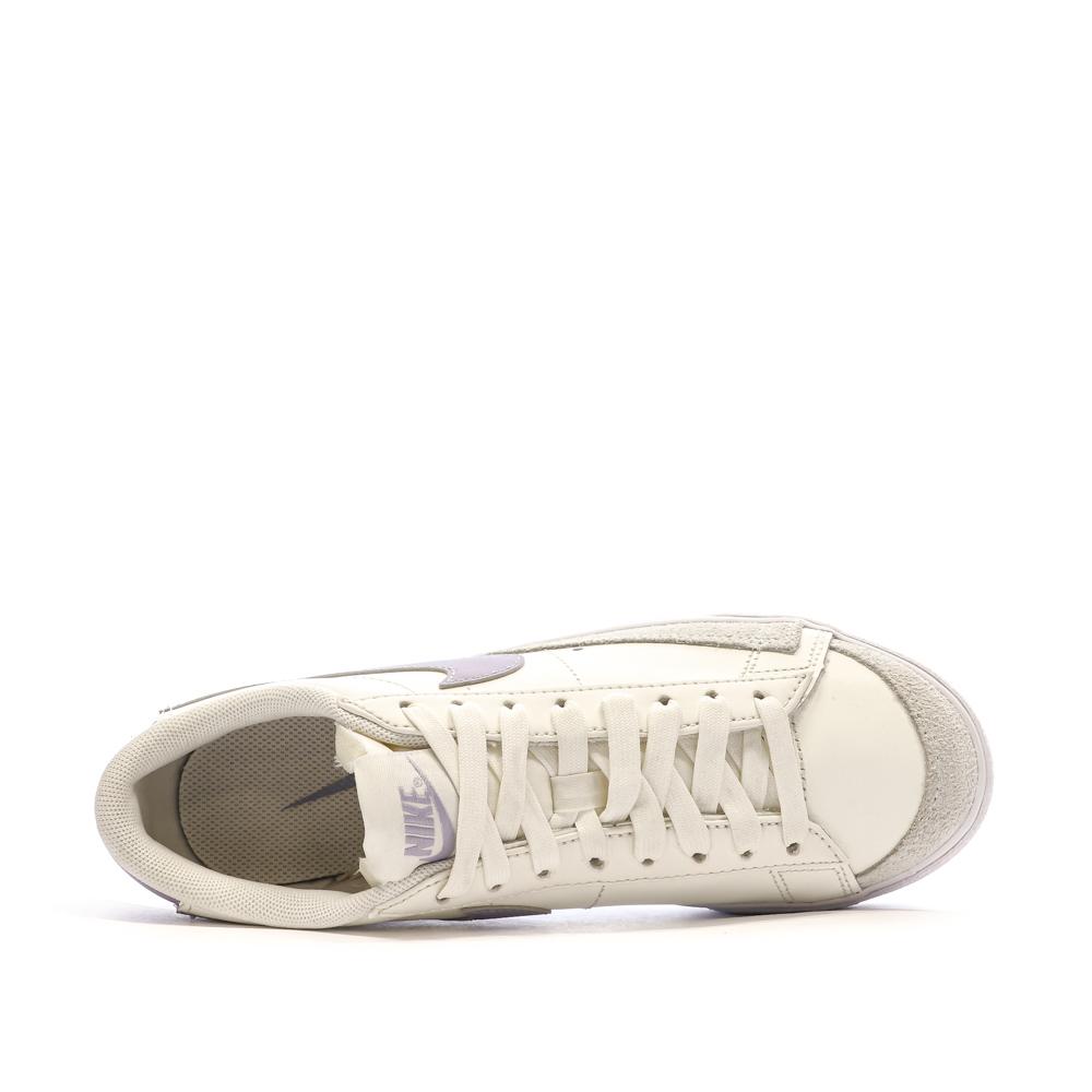 Baskets Écru/Violet Femme Nike Blazer Low Platform vue 4