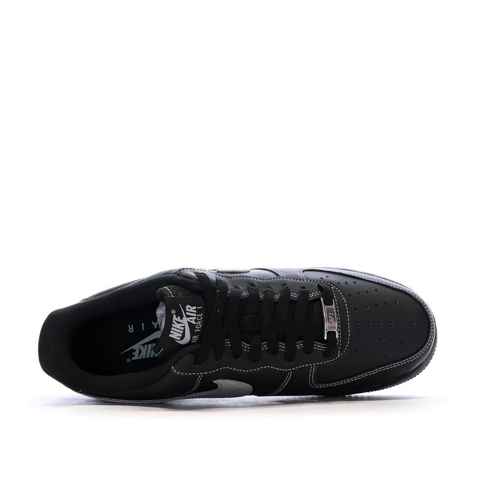 Baskets Noir Nike Air Force 1 07 Lv8 vue 4