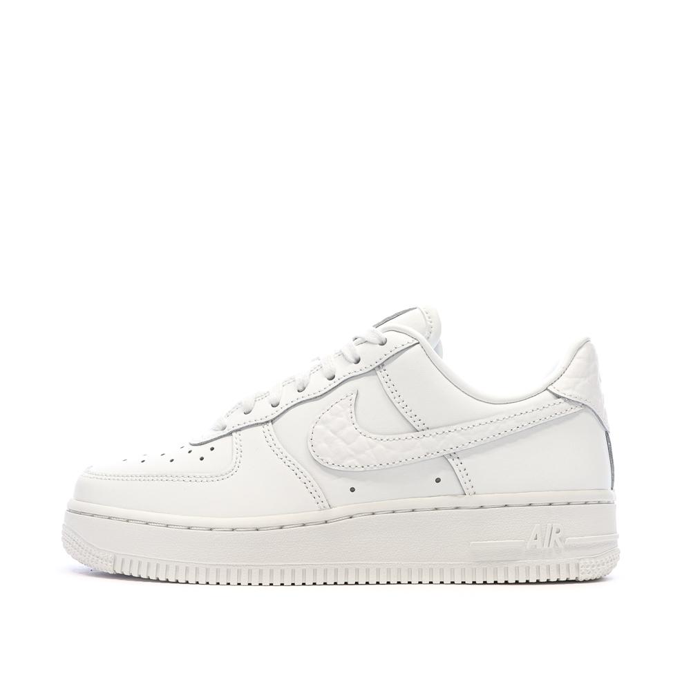 Baskets Blanches Femme Nike Wms Air Force 1 pas cher