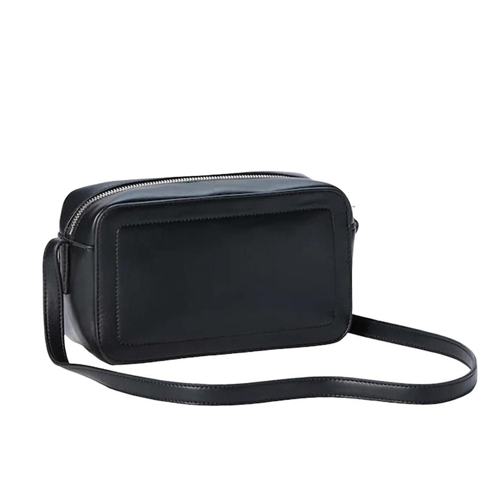 Schwarze Umhängetasche für Damen von Calvin Klein Jeans „Bold Camera“ Ansicht 2