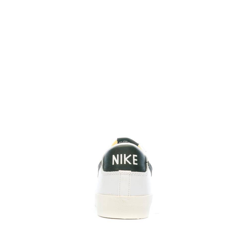 Baskets Blanches Mixte Nike Blazer Low '77 vue 3