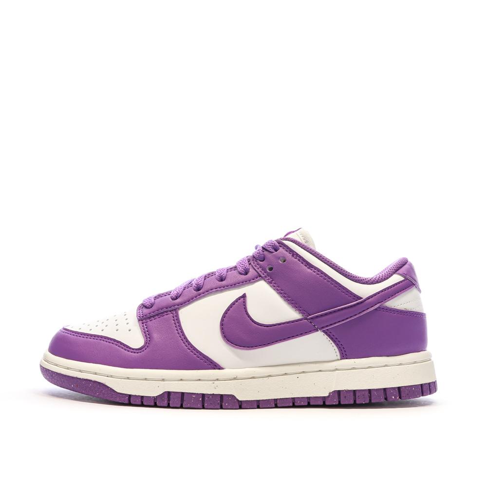 Baskets Violette/Blanche Femme Nike Dunk Low pas cher