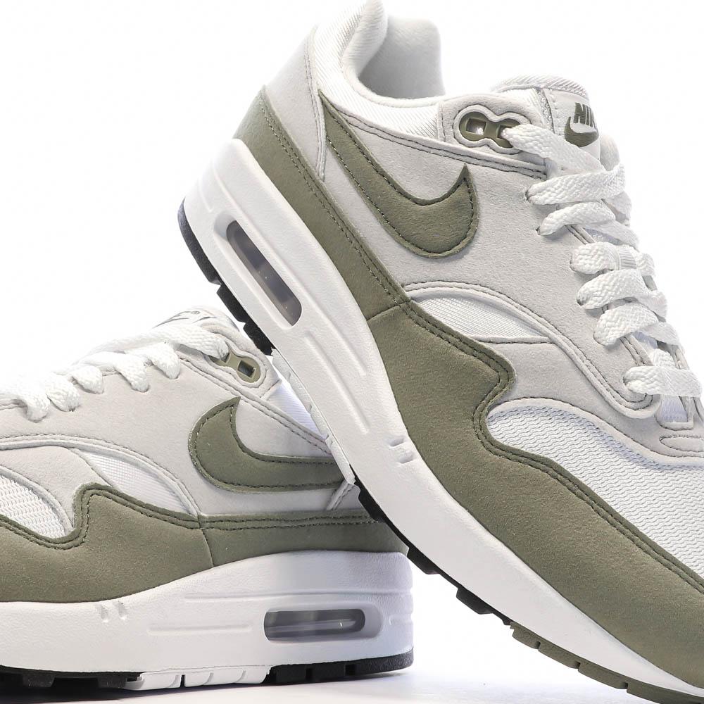 Baskets Blanches/Kaki Femme Nike Air Max 1 vue 7