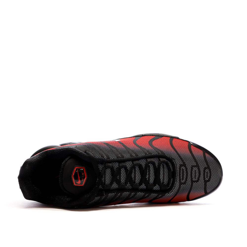 Baskets Noires/Rouges Homme Nike Air Max Plus vue 4