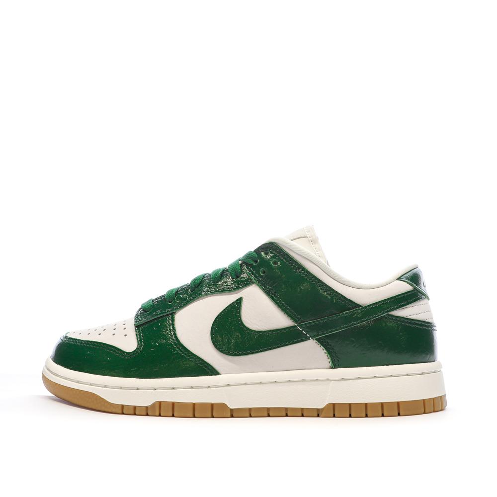 Baskets Blanches/Vertes Femme Nike Dunk Low pas cher