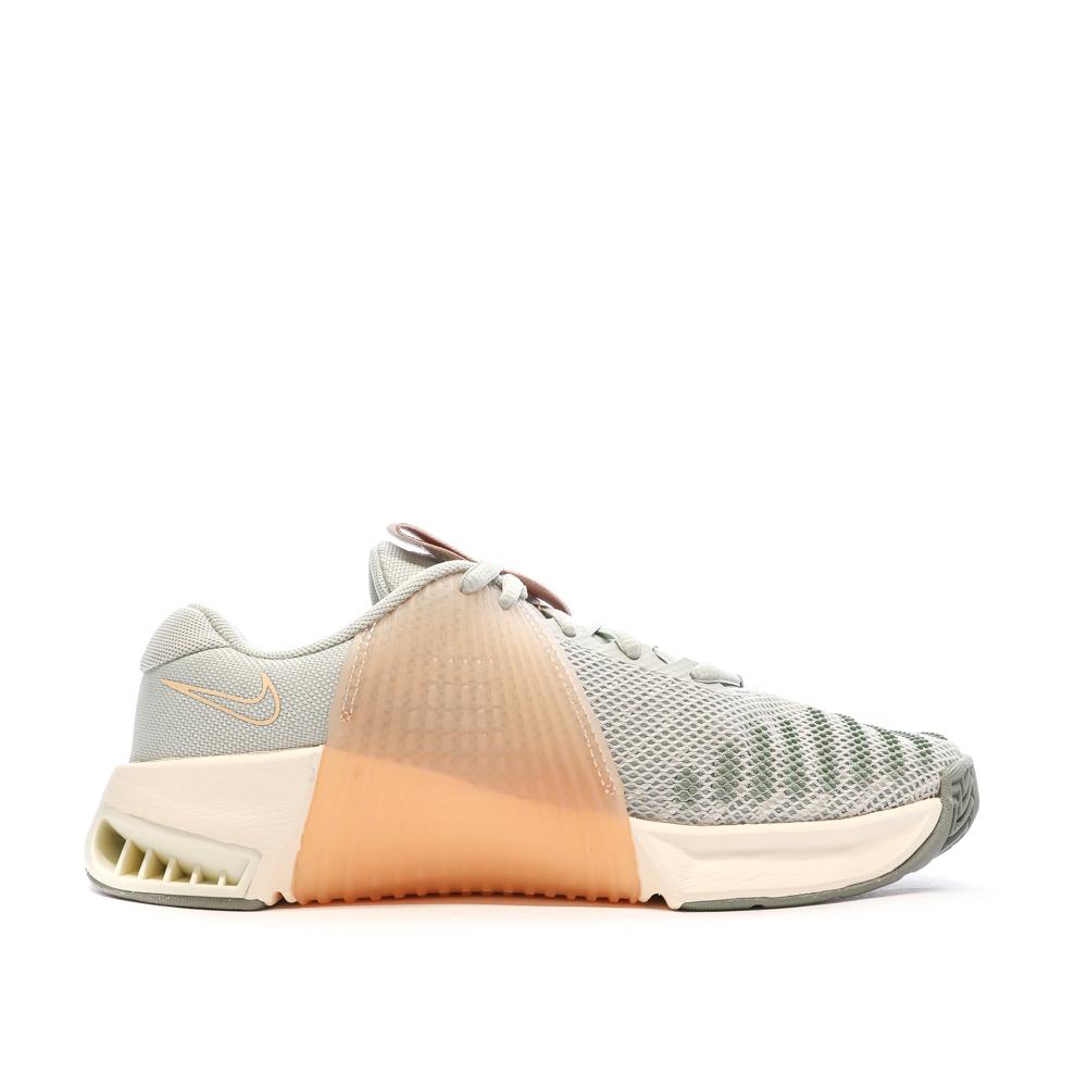 Chaussures de training Grises/Roses Femme Nike Metcon 9 vue 2