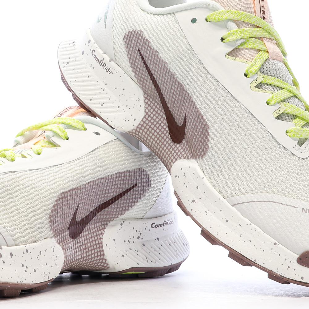 Chaussures de trail Blanches/Mauve Femme Nike Juniper vue 7